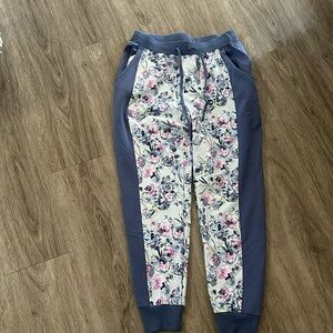 VERA BRADLEY SWEAT PANTS